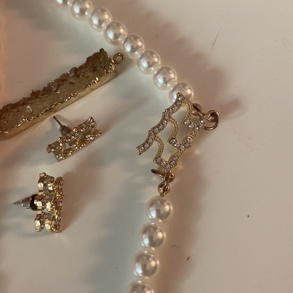 Gift package great for ages 11-15! - Picture 6 of 11